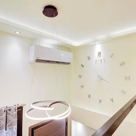 Dahlia Loft-apartment, Vesta Philoxenia Apartment *