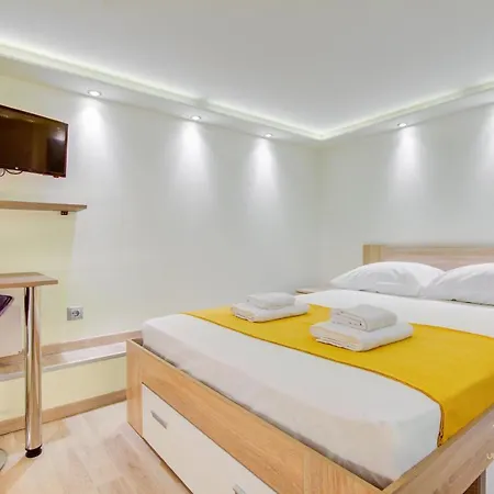 Apartment Dahlia Loft-apartment, Vesta Philoxenia